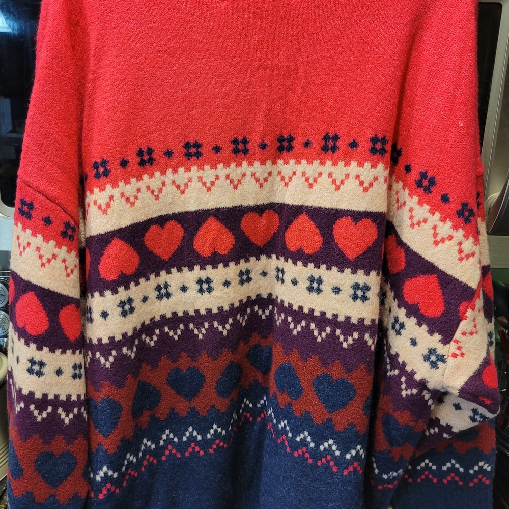 Cozy Red Heart Pattern Sweater - Picture 2 of 4